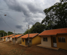 As 20 casas populares do conjunto habitacional erguido no bairro Jardim Planalto em Guaraniaçu, na região Oeste do Estado, serão entregues no começo de 2021. O empreendimento é uma parceria do Governo do Paraná, da Itaipu Binacional e da prefeitura do município e recebeu investimento de R$ 1.035.744,30. Ele se soma a projetos similares que estão em andamento em outros 15 municípios. - 02-12-2020 -  Foto: Jonathan Campos/ AEN