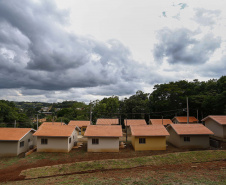 As 20 casas populares do conjunto habitacional erguido no bairro Jardim Planalto em Guaraniaçu, na região Oeste do Estado, serão entregues no começo de 2021. O empreendimento é uma parceria do Governo do Paraná, da Itaipu Binacional e da prefeitura do município e recebeu investimento de R$ 1.035.744,30. Ele se soma a projetos similares que estão em andamento em outros 15 municípios. - 02-12-2020 -  Foto: Jonathan Campos/ AEN