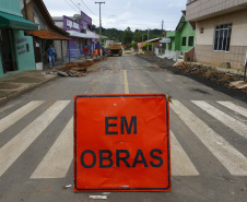 IPIRANGA - 02-12-2020 - OBRAS DE PAVIMENTAÇÃO NA CIDADE DE IPIRANGA - Foto: Jonathan Campos/ AEN