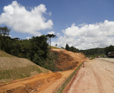 ALMIRANTE TAMANDARE  - 16-12-2020 -OBRAS DE DUPLICAÇÃO NA RODOVIA DOS MINERIOS - FOTO: JONATHAN CAMPOS/ AEN