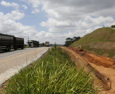 ALMIRANTE TAMANDARE  - 16-12-2020 -OBRAS DE DUPLICAÇÃO NA RODOVIA DOS MINERIOS - FOTO: JONATHAN CAMPOS/ AEN