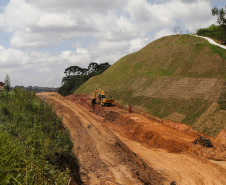 ALMIRANTE TAMANDARE  - 16-12-2020 -OBRAS DE DUPLICAÇÃO NA RODOVIA DOS MINERIOS - FOTO: JONATHAN CAMPOS/ AEN