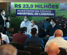 O governador Carlos Massa Ratinho Junior libera, nesta quinta-feira (15), recursos para a instalação da Cidade Industrial de Londrina. O futuro parque industrial será construído na região Norte da cidade e terá uma área de 6 mil metros quadrados, dividida em lotes para a instalação de empresas de diferentes setores. A previsão é gerar cerca de 12 mil empregos diretos e indiretos. Discurso do presidente da ACIL, Fernando Moraes. Londrina, 15/10/2020 - Foto: Geraldo Bubniak/AEN