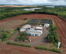  Está instalada em Pato Bragado, no Oeste do Paraná, a Unidade de Produção de Extratos da Sustentec Agricultores Associados. Trata-se de uma instituição que agrupa produtores e técnicos que tem por objetivo criar soluções para a promoção do desenvolvimento sustentável na cadeia produtiva de plantas medicinais.