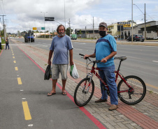 Governo entrega primeira fase da revitalização da Rodovia da Uva. Na foto, Ricardo Socher e Valmir dos Santos - FOTO: JONATHAN CAMPOS/ AEN