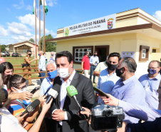 Um investimento do Governo do Estado vai reforçar a segurança do distrito de Entre Rios, área rural de Guarapuava, na região Central do Paraná. Nesta segunda-feira (11), o governador Carlos Massa Ratinho Junior esteve na localidade para a inauguração da nova sede Destacamento da Polícia Militar instalada no distrito.  Entre Rios, Guarapuava, 11/01/2021  -  Foto: Geraldo Bubniak/AEN