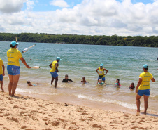 A Costa Extremo Noroeste, conhecida como corredor das águas por suas belas praias às margens do Rio Paraná, atrai inúmeros visitantes em busca do turismo sustentável da região