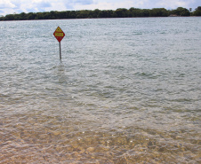 A Costa Extremo Noroeste, conhecida como corredor das águas por suas belas praias às margens do Rio Paraná, atrai inúmeros visitantes em busca do turismo sustentável da região