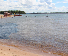 A Costa Extremo Noroeste, conhecida como corredor das águas por suas belas praias às margens do Rio Paraná, atrai inúmeros visitantes em busca do turismo sustentável da região