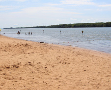 A Costa Extremo Noroeste, conhecida como corredor das águas por suas belas praias às margens do Rio Paraná, atrai inúmeros visitantes em busca do turismo sustentável da região