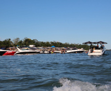 A Costa Extremo Noroeste, conhecida como corredor das águas por suas belas praias às margens do Rio Paraná, atrai inúmeros visitantes em busca do turismo sustentável da região