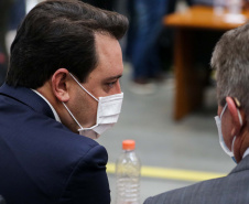O governador Carlos Massa Ratinho Junior afirmou que a vacinação contra a Covid-19 deve começar nesta segunda-feira (18) no Paraná