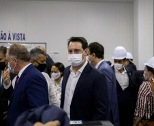 O governador Carlos Massa Ratinho Junior afirmou que a vacinação contra a Covid-19 deve começar nesta segunda-feira (18) no Paraná