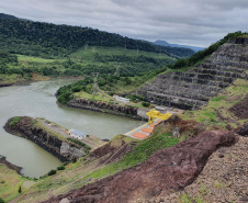 Prefeitos e representantes municipais das cidades que rodeiam as seis usinas hidrelétricas do Rio Iguaçu conheceram a Resolução Conjunta Sedest/IAT n°023/2019 e a estrutura da Secretaria do Desenvolvimento Sustentável e do Turismo