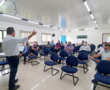 Prefeitos e representantes municipais das cidades que rodeiam as seis usinas hidrelétricas do Rio Iguaçu conheceram a Resolução Conjunta Sedest/IAT n°023/2019 e a estrutura da Secretaria do Desenvolvimento Sustentável e do Turismo