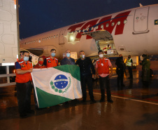 Chegada das vacinas contra a Covid-19 no Aeroporto Afonso Pena em Curitiba-  18/01/2021 - Foto: Geraldo Bubniak/AEN