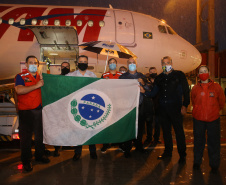 Chegada das vacinas contra a Covid-19 no Aeroporto Afonso Pena em Curitiba-  18/01/2021 - Foto: Geraldo Bubniak/AEN