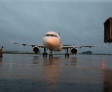 Chegada das vacinas contra a Covid-19 no Aeroporto Afonso Pena em Curitiba-  18/01/2021 - Foto: Geraldo Bubniak/AEN