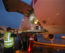 Chegada das vacinas contra a Covid-19 no Aeroporto Afonso Pena em Curitiba-  18/01/2021 - Foto: Geraldo Bubniak/AEN