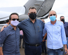 APUCARANA  -  Dsitribuicao  das vacinas contra a Covid-19 no Aeroporto de Apucarana com o Secretario de Estado da Saude, Beto Preto n-  19/01/2021 - Foto: Geraldo Bubniak/AEN