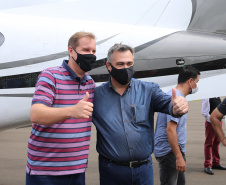 APUCARANA  -  Dsitribuicao  das vacinas contra a Covid-19 no Aeroporto de Apucarana com o Secretario de Estado da Saude, Beto Preto n-  19/01/2021 - Foto: Geraldo Bubniak/AEN