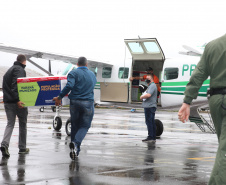Dsitribuicao  das vacinas contra a Covid-19 no Aeroporto Bacacheri em Curitiba com aeronaves do Governo do Estado -  19/01/2021 - Foto: Geraldo Bubniak/AEN