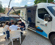 Ecossistemas terrestres dependem de conscientização e de políticas públicas  -  Atendimentos de agentes de crédito em Foz do Iguaçu  -  Foto: Divulgação Fomento Paraná