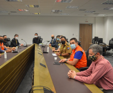 A preparação e translado dos 19 corpos das vítimas do acidente ocorrido segunda-feira (25) na BR-376, em Guaratuba, no Litoral do Paraná, foi um dos assuntos discutidos em reunião entre representantes dos governos do Paraná e do Pará, realizada terça-feira (26), em Curitiba.  Curitiba, 26/01/2021  -  Foto: Divulgação Secretaria Segurança Pública do Paraná/SESP