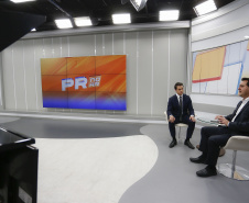 CURITIBA - 27-01-2021 -Governador Carlos Massa Ratinho Junior durante entrevista para a rádio Jovem Pan e a RIC TV.Foto: Jonathan Campos/AEN