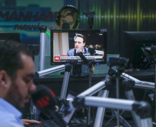 CURITIBA - 27-01-2021 -Governador Carlos Massa Ratinho Junior durante entrevista para a rádio Jovem Pan e a RIC TV.Foto: Jonathan Campos/AEN