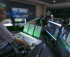 CURITIBA - 27-01-2021 -Governador Carlos Massa Ratinho Junior durante entrevista para a rádio Jovem Pan e a RIC TV.Foto: Jonathan Campos/AEN