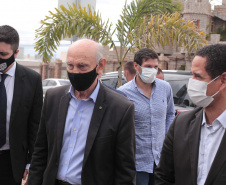 O Governo do Estado entregou nesta quinta-feira (28) ao município de Cambé, no Norte do Estado, a nova delegacia de Polícia Civil. Esta obra significa a reestruturação das atividades do órgão. Os novos espaços e a ausência de custódia de presos significam ampliação das diligências policiais e investigações para solucionar crimes, atividade fim da instituição. Junto à Delegacia, também foi inaugurado o prédio do 1º Distrito. Foto: Toni Silva