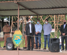 O Governo do Estado entregou nesta quinta-feira (28) ao município de Cambé, no Norte do Estado, a nova delegacia de Polícia Civil. Esta obra significa a reestruturação das atividades do órgão. Os novos espaços e a ausência de custódia de presos significam ampliação das diligências policiais e investigações para solucionar crimes, atividade fim da instituição. Junto à Delegacia, também foi inaugurado o prédio do 1º Distrito. Foto: Toni Silva