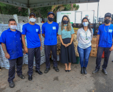 Permissionários atacadistas da Ceasa Curitiba fazem doação 25 toneladas de alimentos para entidades beneficentes de Curitiba e Região Metropolitana, além de famílias atingidas pelas chuvas em Irati, na região Centro-Sul do Estado. - Curitiba, 29/01/2021  -  Foto: Veldelino Pontes