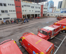 O governador Carlos Massa Ratinho Junior participou nesta sexta-feira (29) da troca do comando-geral do Corpo de Bombeiros do Paraná. Depois de dois anos como comandante, o coronel Samuel Prestes dá lugar ao coronel Gerson Gross, que até então respondia pelo comando da Academia Policial Militar do Guatupê.  -  Curitiba, 29/01/2021  -  Foto: Valdelino Alves Pontes