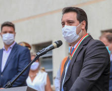 O governador Carlos Massa Ratinho Junior participou nesta sexta-feira (29) da troca do comando-geral do Corpo de Bombeiros do Paraná. Depois de dois anos como comandante, o coronel Samuel Prestes dá lugar ao coronel Gerson Gross, que até então respondia pelo comando da Academia Policial Militar do Guatupê.  -  Curitiba, 29/01/2021  -  Foto: Valdelino Alves Pontes
