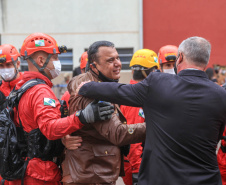O governador Carlos Massa Ratinho Junior participou nesta sexta-feira (29) da troca do comando-geral do Corpo de Bombeiros do Paraná. Depois de dois anos como comandante, o coronel Samuel Prestes dá lugar ao coronel Gerson Gross, que até então respondia pelo comando da Academia Policial Militar do Guatupê.  -  Curitiba, 29/01/2021  -  Foto: Valdelino Alves Pontes