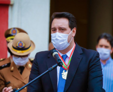 O governador Carlos Massa Ratinho Junior participou nesta sexta-feira (29) da troca do comando-geral do Corpo de Bombeiros do Paraná. Depois de dois anos como comandante, o coronel Samuel Prestes dá lugar ao coronel Gerson Gross, que até então respondia pelo comando da Academia Policial Militar do Guatupê.  -  Curitiba, 29/01/2021  -  Foto: Jonathan Campos/AEN