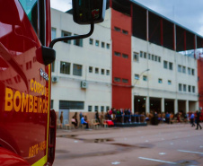O governador Carlos Massa Ratinho Junior participou nesta sexta-feira (29) da troca do comando-geral do Corpo de Bombeiros do Paraná. Depois de dois anos como comandante, o coronel Samuel Prestes dá lugar ao coronel Gerson Gross, que até então respondia pelo comando da Academia Policial Militar do Guatupê.  -  Curitiba, 29/01/2021  -  Foto: Jonathan Campos/AEN