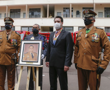 O governador Carlos Massa Ratinho Junior participou nesta sexta-feira (29) da troca do comando-geral do Corpo de Bombeiros do Paraná. Depois de dois anos como comandante, o coronel Samuel Prestes dá lugar ao coronel Gerson Gross, que até então respondia pelo comando da Academia Policial Militar do Guatupê.  -  Curitiba, 29/01/2021  -  Foto: Jonathan Campos/AEN