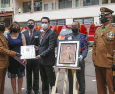 O governador Carlos Massa Ratinho Junior participou nesta sexta-feira (29) da troca do comando-geral do Corpo de Bombeiros do Paraná. Depois de dois anos como comandante, o coronel Samuel Prestes dá lugar ao coronel Gerson Gross, que até então respondia pelo comando da Academia Policial Militar do Guatupê.  -  Curitiba, 29/01/2021  -  Foto: Jonathan Campos/AEN