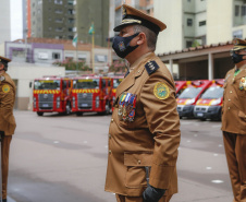 O governador Carlos Massa Ratinho Junior participou nesta sexta-feira (29) da troca do comando-geral do Corpo de Bombeiros do Paraná. Depois de dois anos como comandante, o coronel Samuel Prestes dá lugar ao coronel Gerson Gross, que até então respondia pelo comando da Academia Policial Militar do Guatupê.  -  Curitiba, 29/01/2021  -  Foto: Jonathan Campos/AEN