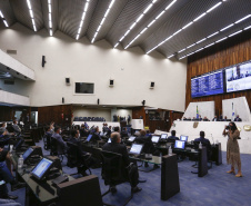 O governador Carlos Massa Ratinho Junior participou nesta segunda-feira (1º) da posse da nova Mesa Diretora da Assembleia Legislativa do Paraná para o biênio 2021/2022. Será a 19ª Legislatura da Casa e a quarta presidência consecutiva do deputado estadual Ademar Traiano.
Foto:Jonathan Campos/AEN