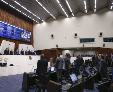 O governador Carlos Massa Ratinho Junior participou nesta segunda-feira (1º) da posse da nova Mesa Diretora da Assembleia Legislativa do Paraná para o biênio 2021/2022. Será a 19ª Legislatura da Casa e a quarta presidência consecutiva do deputado estadual Ademar Traiano.
Foto:Jonathan Campos/AEN