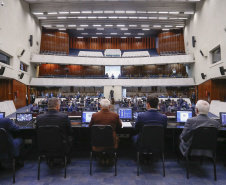 O governador Carlos Massa Ratinho Junior participou nesta segunda-feira (1º) da posse da nova Mesa Diretora da Assembleia Legislativa do Paraná para o biênio 2021/2022. Será a 19ª Legislatura da Casa e a quarta presidência consecutiva do deputado estadual Ademar Traiano.
Foto:Jonathan Campos/AEN