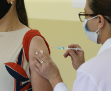 O Paraná atingiu nesta quarta-feira (03) a marca de 163.106 pessoas vacinadas contra a Covid-19. O número representa 68,2% das 238.871 doses distribuídas até o momento pelo Governo do Estado aos 399 municípios paranaenses.  03/02/2021. Foto: Geraldo Bubniak/AEN