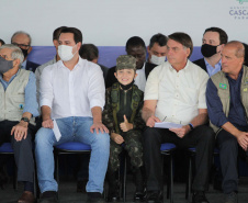 Uma área de maide de 86 mil metros quadrados será referência na formação e no treinamento de atletas no Paraná, desde a base até os de alto rendimento. O presidente Jair Bolsonaro e o governador Carlos Massa Ratinho Junior inauguraram nesta quinta-feira (4) o Centro Nacional de Treinamento de Atletismo (CNTA), um dos mais completos centros de excelência do País em iniciação esportiva, localizado em Cascavel, no Oeste do Estado.