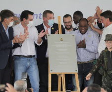 Uma área de maide de 86 mil metros quadrados será referência na formação e no treinamento de atletas no Paraná, desde a base até os de alto rendimento. O presidente Jair Bolsonaro e o governador Carlos Massa Ratinho Junior inauguraram nesta quinta-feira (4) o Centro Nacional de Treinamento de Atletismo (CNTA), um dos mais completos centros de excelência do País em iniciação esportiva, localizado em Cascavel, no Oeste do Estado.