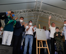 Uma área de maide de 86 mil metros quadrados será referência na formação e no treinamento de atletas no Paraná, desde a base até os de alto rendimento. O presidente Jair Bolsonaro e o governador Carlos Massa Ratinho Junior inauguraram nesta quinta-feira (4) o Centro Nacional de Treinamento de Atletismo (CNTA), um dos mais completos centros de excelência do País em iniciação esportiva, localizado em Cascavel, no Oeste do Estado.Foto Gilson Abreu/AEN
