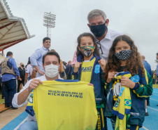 Uma área de maide de 86 mil metros quadrados será referência na formação e no treinamento de atletas no Paraná, desde a base até os de alto rendimento. O presidente Jair Bolsonaro e o governador Carlos Massa Ratinho Junior inauguraram nesta quinta-feira (4) o Centro Nacional de Treinamento de Atletismo (CNTA), um dos mais completos centros de excelência do País em iniciação esportiva, localizado em Cascavel, no Oeste do Estado.Foto Gilson Abreu/AEN
